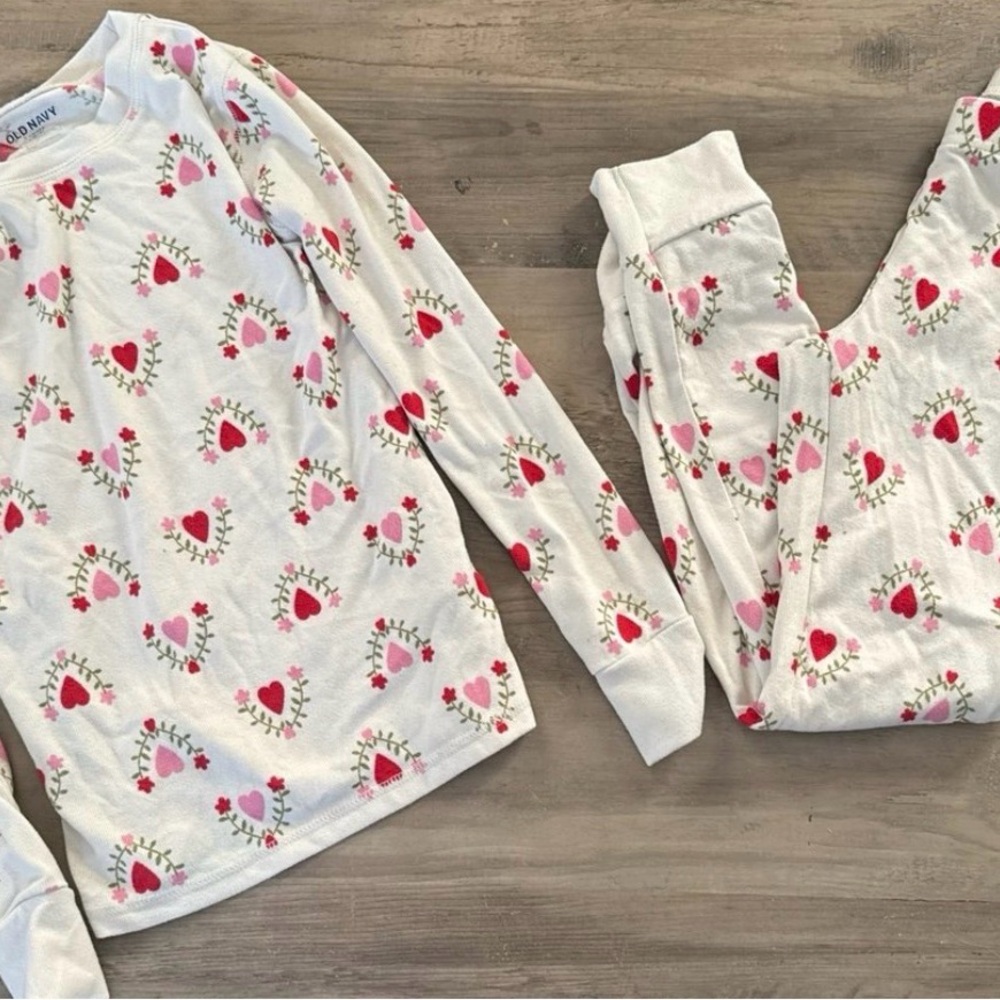 Old Navy White Kids Pajama Set with Pink & Red Heart Motif